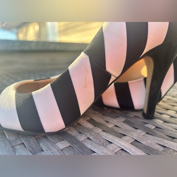 Fioni Peep Toe Striped Heeled Pumps EUC! LIKE NEW!​​ - Picture 4 of 6